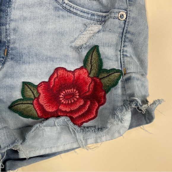 American Eagle Floral Embroidery High Rise Shortie - Picture 6 of 6
